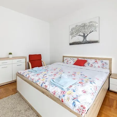 招待所 Apartman Mare *
