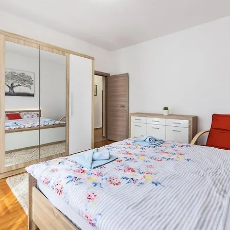 招待所 Apartman Mare *