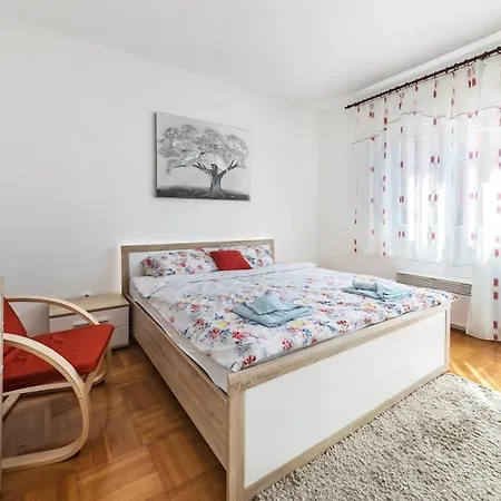 招待所 Apartman Mare *